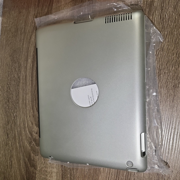 3/$35 FlightCase, Bluetooth 3.0 Keyboard case with Power Bank - Picture 8 of 12